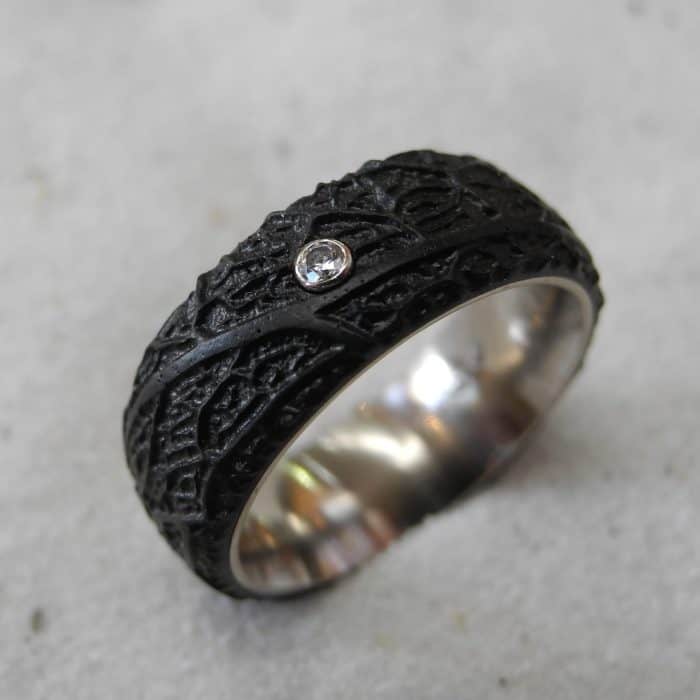 Blattader_Palisanderholz_Unikatring_Naturstruktur_Grenadill_750-weissgold_Brillant_Goldschmiede_kleineRheinperle_Basel Blattader_Palisanderholz_Unikatring_Naturstruktur_Grenadill_750-weissgold_Brillant_Goldschmiede_kleineRheinperle_Basel