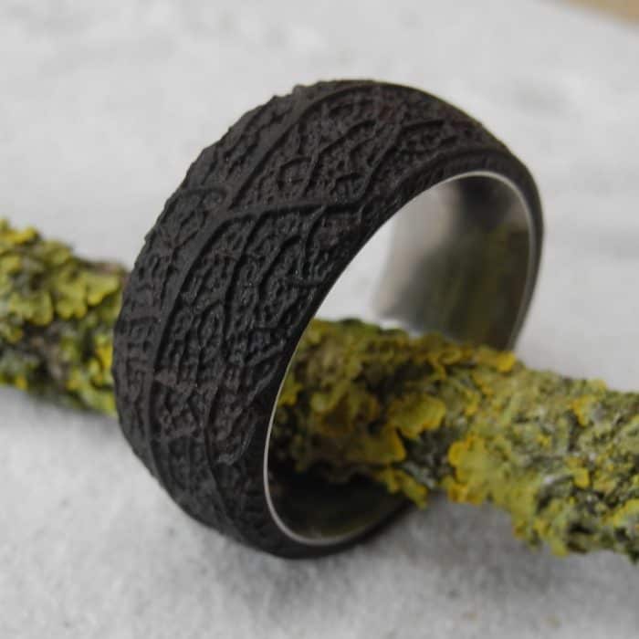 Blattader_Palisanderholz_Unikatring_Naturstruktur_Grenadill_925-Silber_Goldschmiede_kleineRheinperle_Basel Blattader_Palisanderholz_Unikatring_Naturstruktur_Grenadill_925-Silber_Goldschmiede_kleineRheinperle_Basel