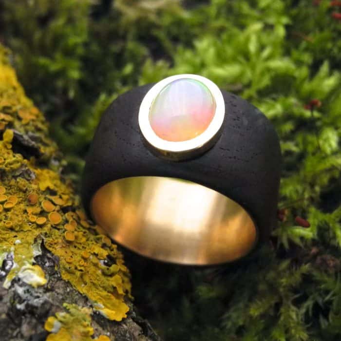 Palisanderholz_Unikatring_Opal_750-Gelbgold_Goldschmiede_kleineRheinperle_Basel Palisanderholz_Unikatring_Opal_750-Gelbgold_Goldschmiede_kleineRheinperle_Basel